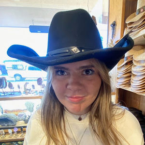 Meet your Posher, Hannah